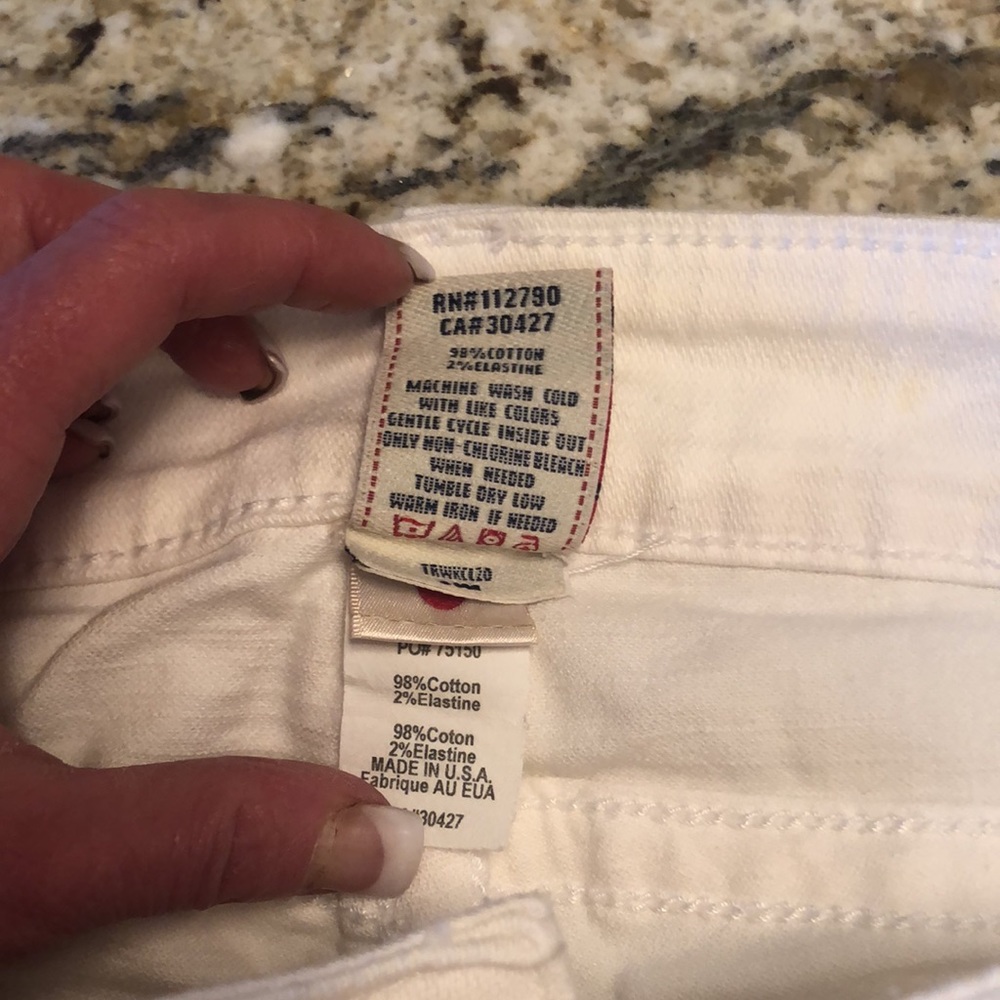 True Religion white Becky jeans! Size 27! Brand new no tags never worn! - Picture 6 of 8